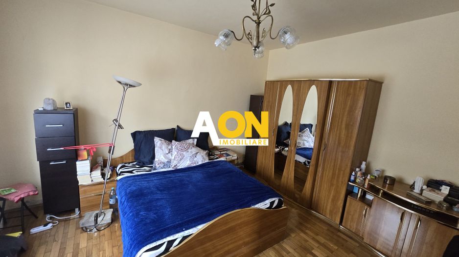 Vila cu 6 Camere,  Zona Centrala - Poză 3