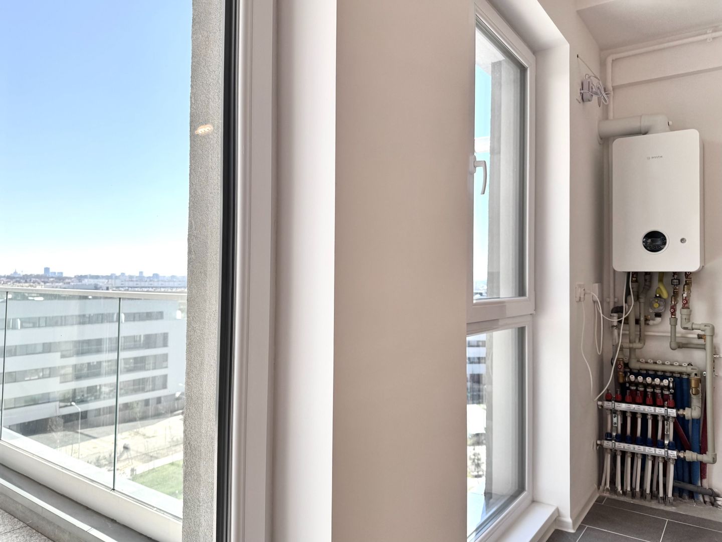 3 camere 75 mp SU + Balcon 8mp - Verdere curte interioară - Poză 9