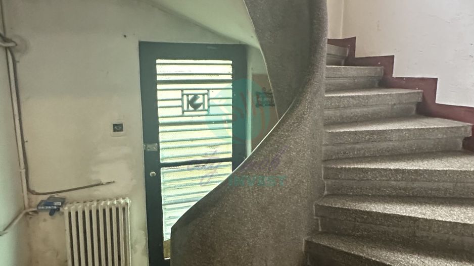 VILA cu 2 apartamente in apropiere de Piata Alba Iulia - Poză 5