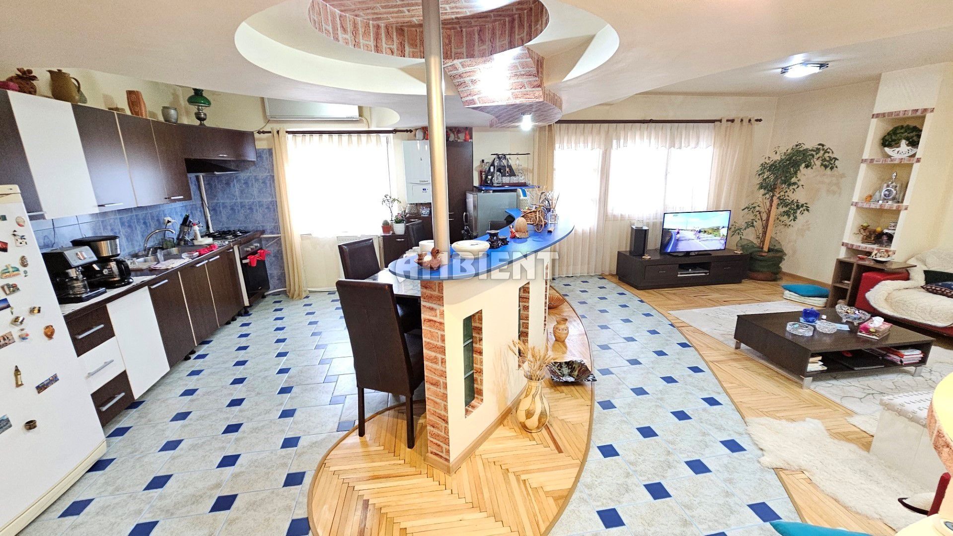 Apartament cu 4 camere, mobilat și utilat, zona TRAIAN; - Poză 2