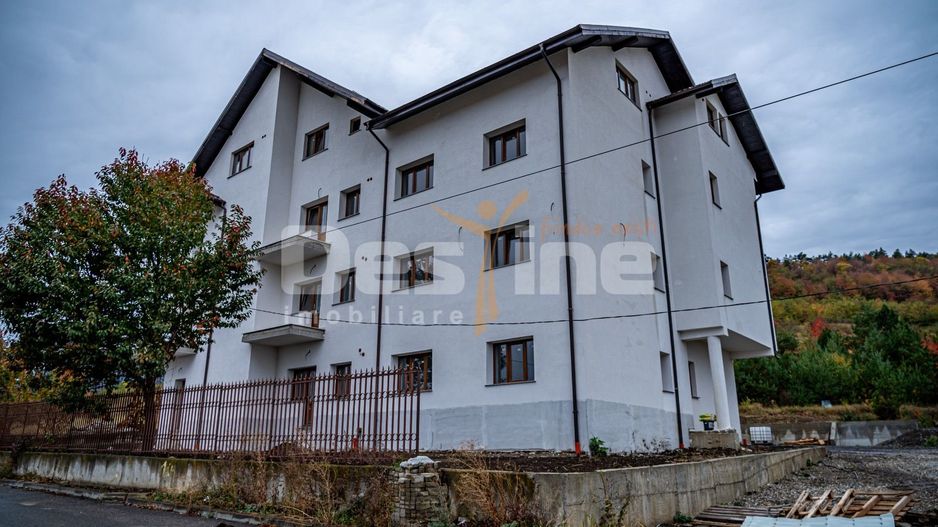 Apartament cu doua camere in bloc nou zona Pietricica. - Poză 1
