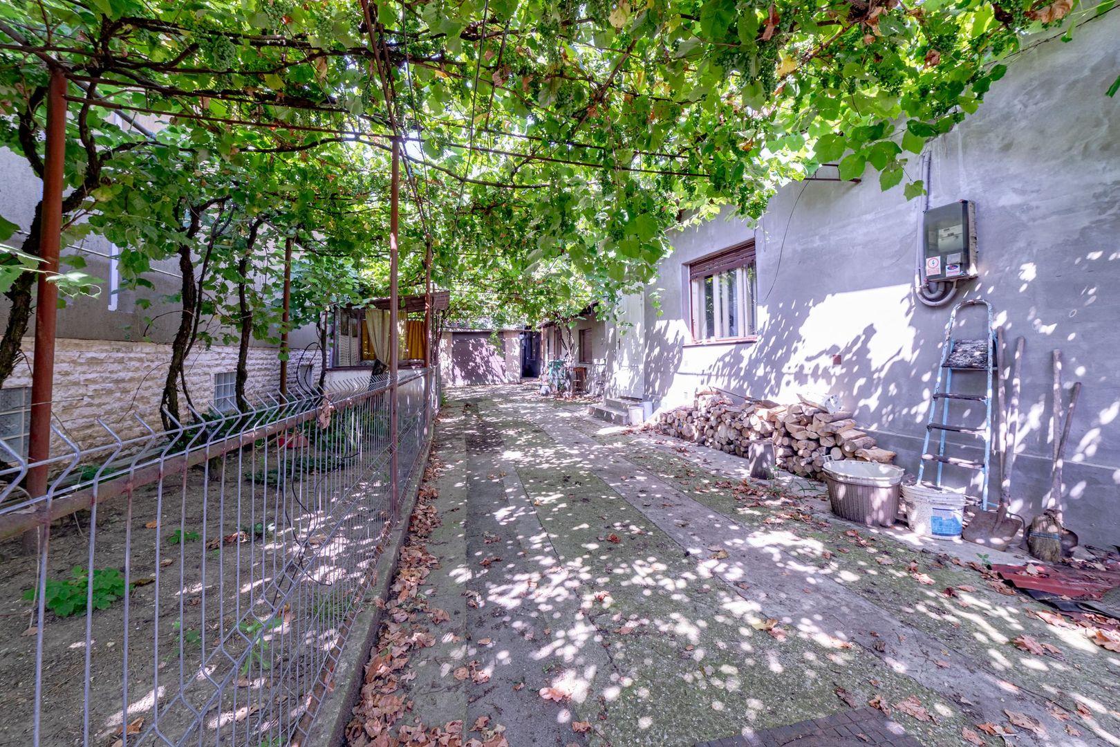 Casă cu teren generos în Aradul Nou - Poză 4