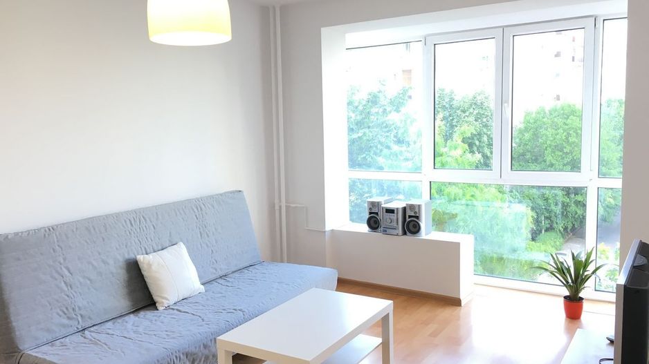 Apartament 3 camere Tineretului langa parc si metrou cu loc de parcare - Poză 1
