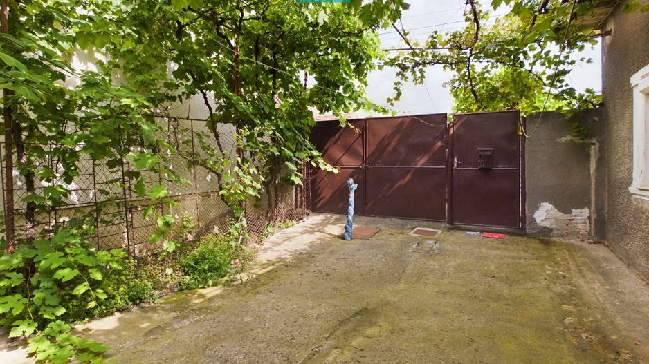 Casă cu 3 camere de vânzare în Bujac - Poză 11