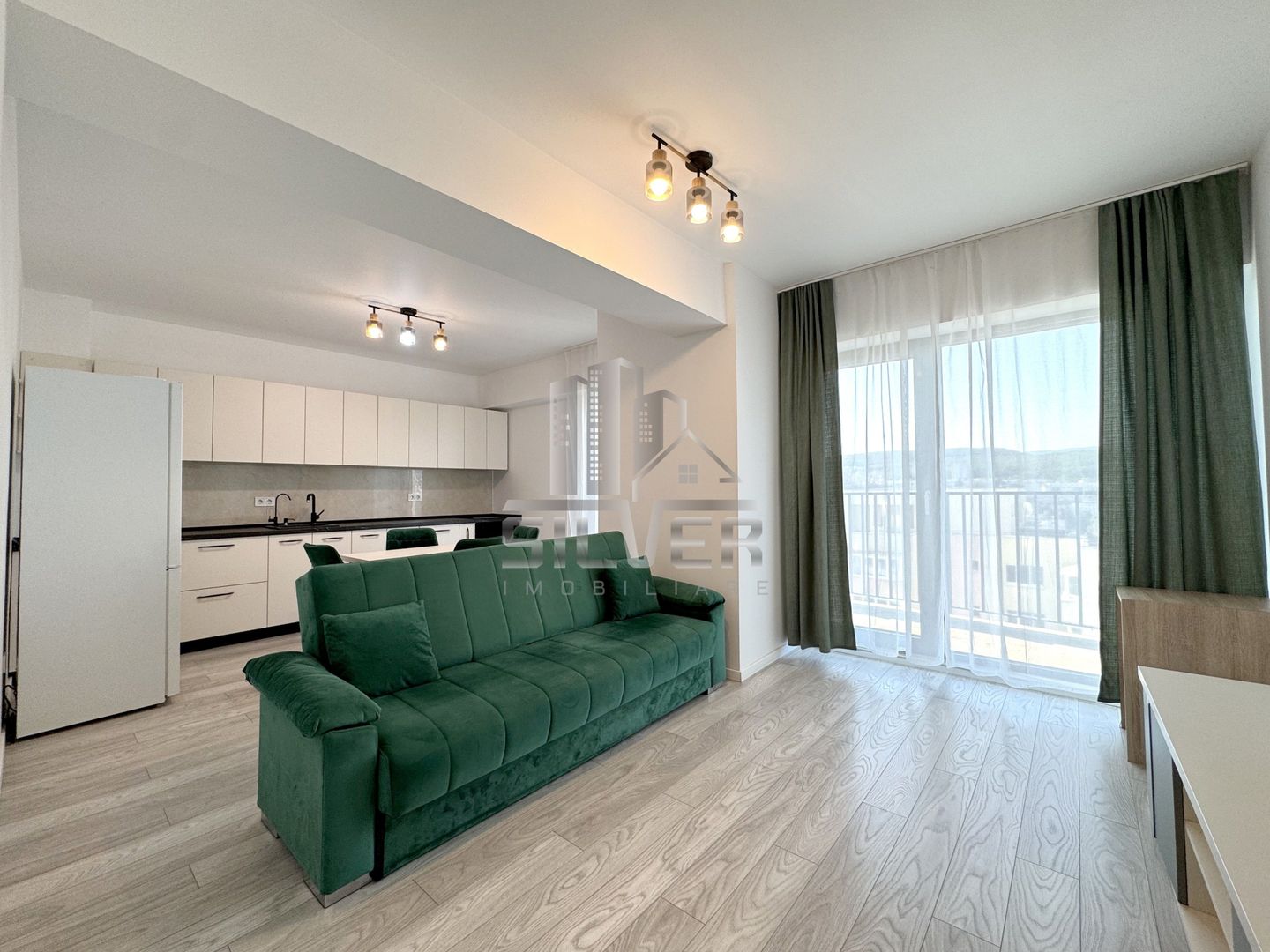 Apartament cu 2 camere la cheie in West City Tower. - Poză 3