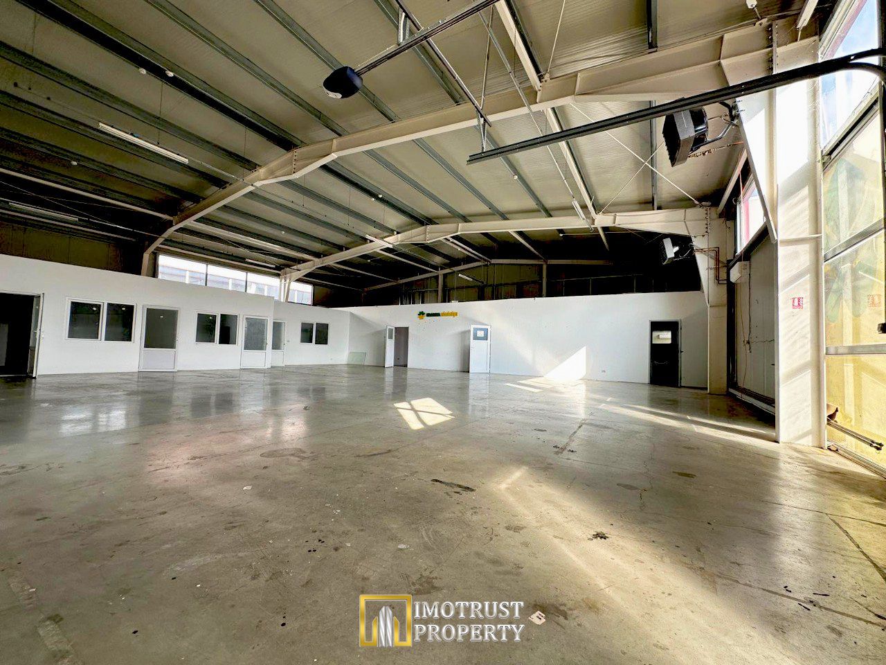 Hala mixta 800 mp de inchiriat – showroom, birouri, depozit – Arad - Poză 6