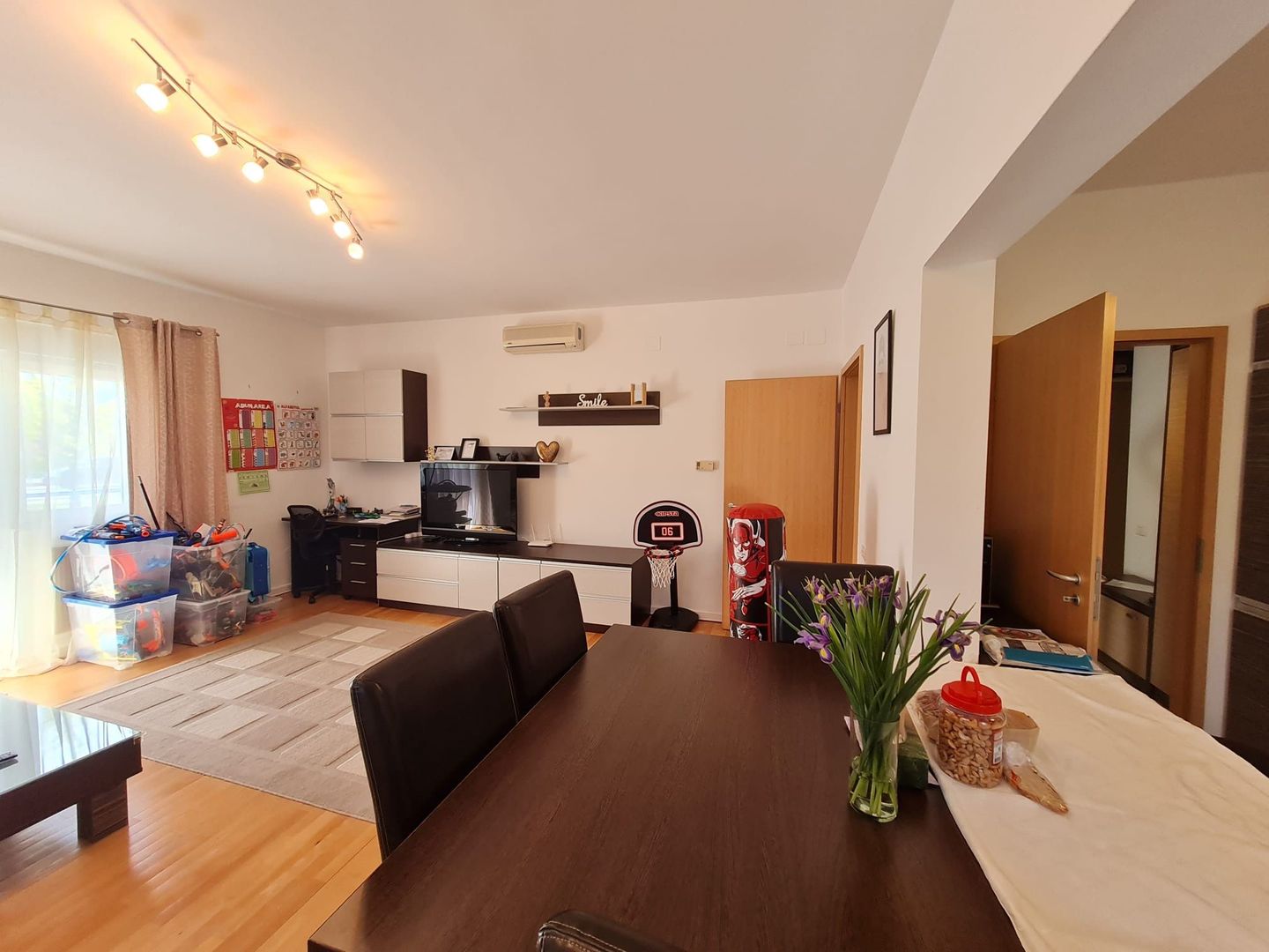Apartament generos la 5 minute de USAB-TM - Poză 1