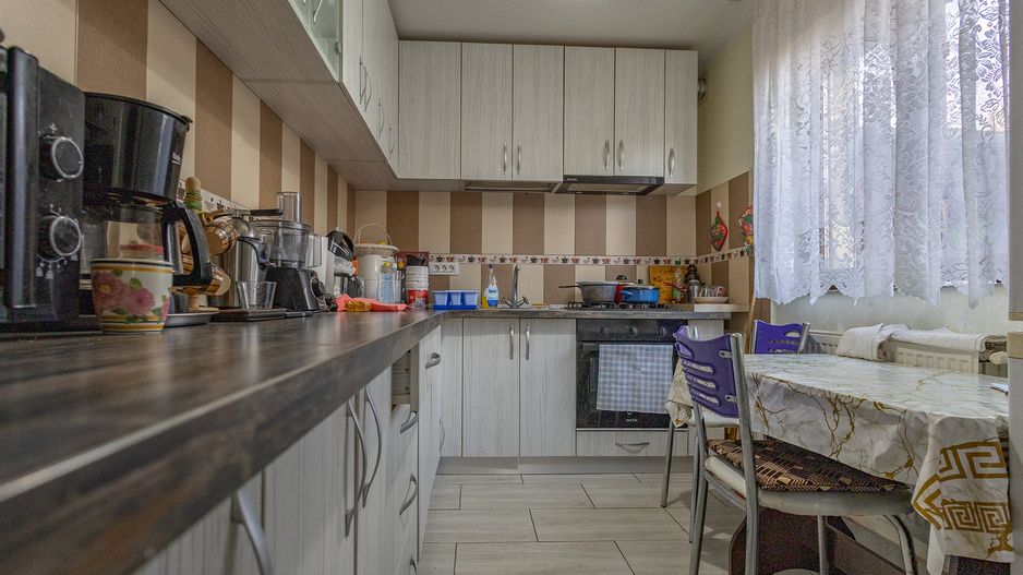 Casă / Vilă cu 6 camere de vânzare în zona Sagului - Poză 4
