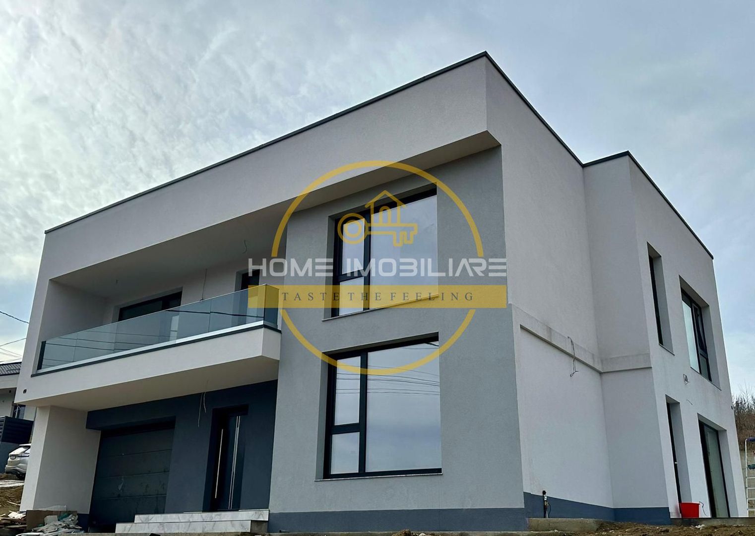 Vila Barnova 238 mp - Poză 1