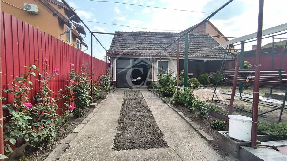Casa de vanzare cu 3 camere de tip P+M in zona Velenta, Oradea - Poză 6