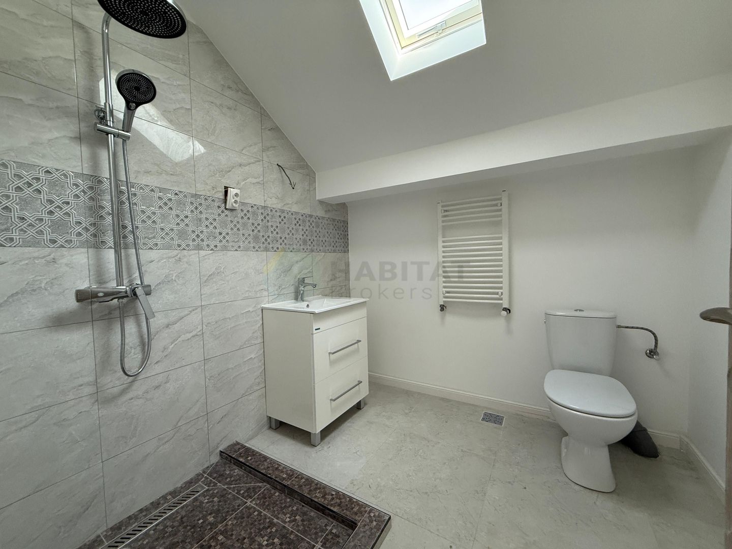 Casă modernă 2025 | Tunari – spațiu generos și localizare excelentă - Poză 10