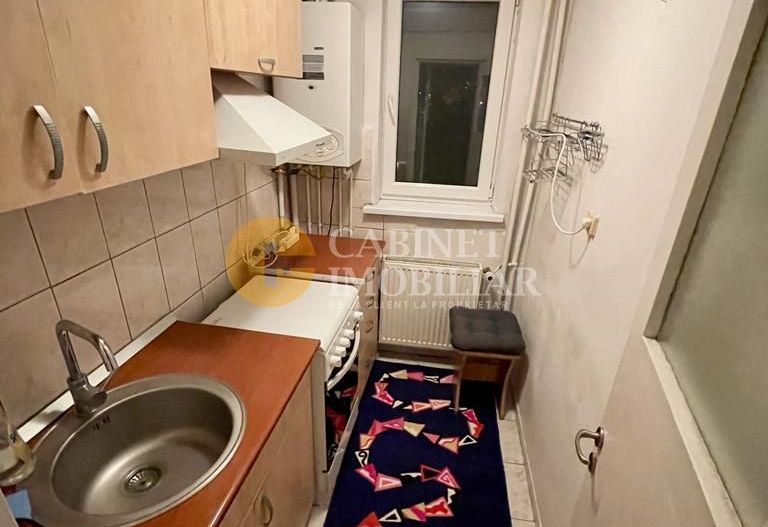 Apartament cu 3 camere - Etaj Intermediar - Bloc Fara Risc - Podu Ros - Poză 4