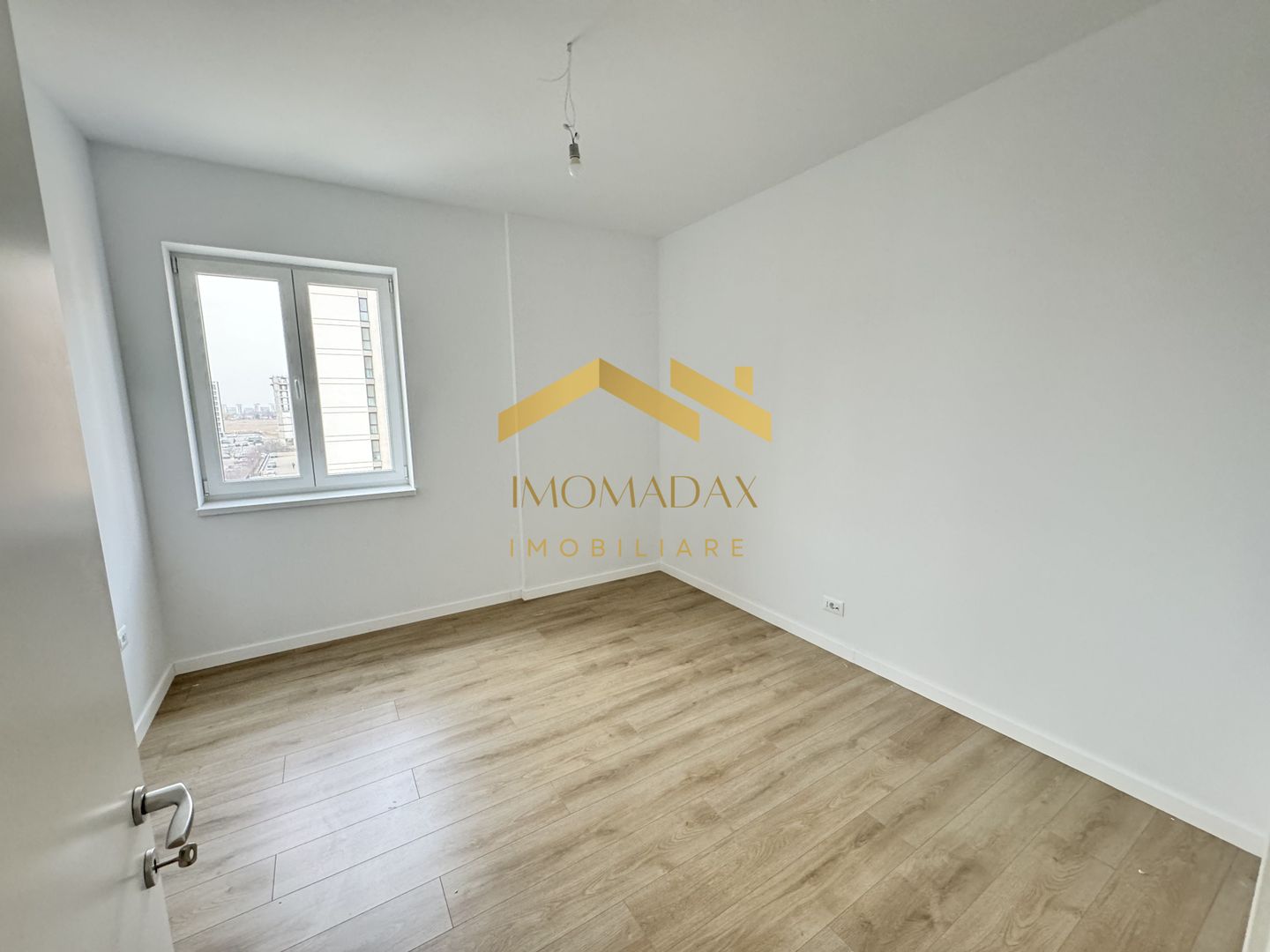 Aradului- 2 Camere-Etaj 1 - Poză 3