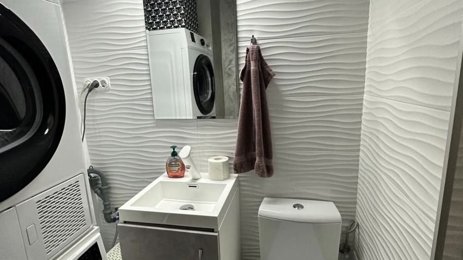 Vand ap 3 camere zona Big Cora Bratianu - Poză 4