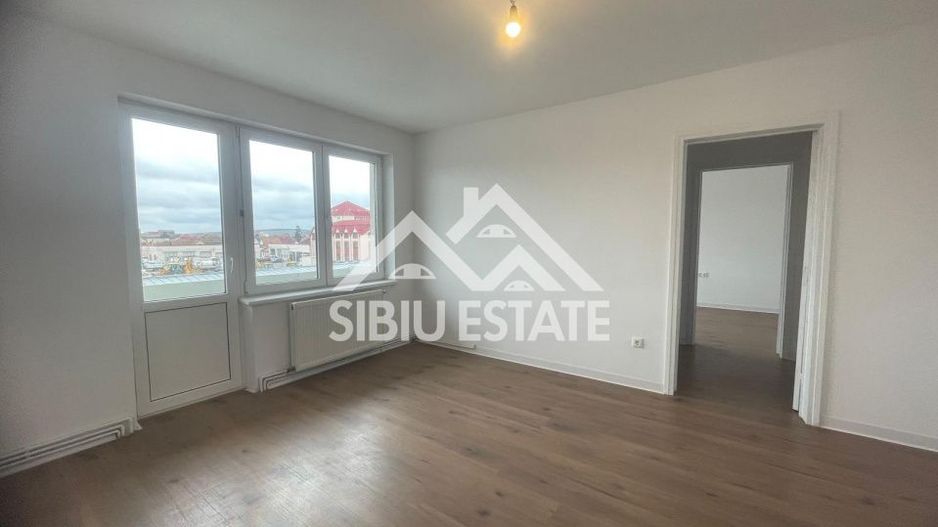 Apartament de vanzare, cu 2 camere, etaj 2, renovat recent Cartier Terezian - Poză 1