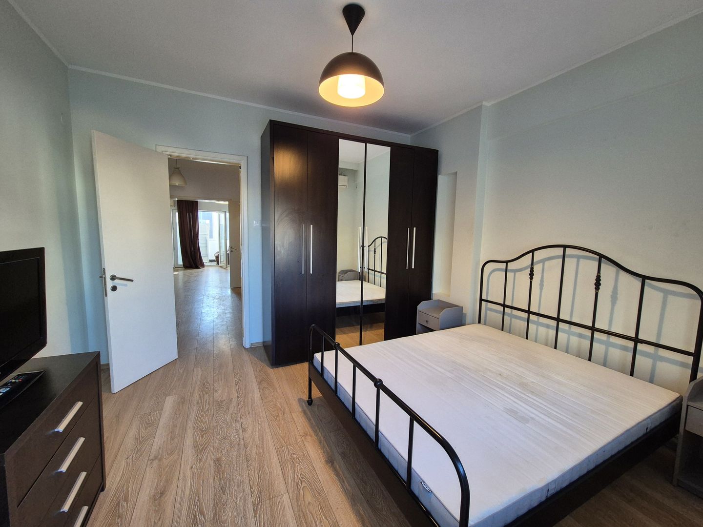 Apartament cu 3 camere 85 mp - Piata Romana - Poză 3