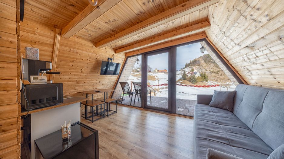 Teren 7,656 mp + Cabane tip A Frame, Fundata - Poză 8