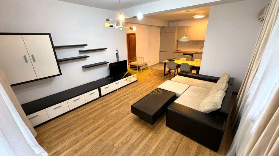 2 camere, Andrei Muresanu,Grand Hotel Italia, Trifoiului - Poză 1