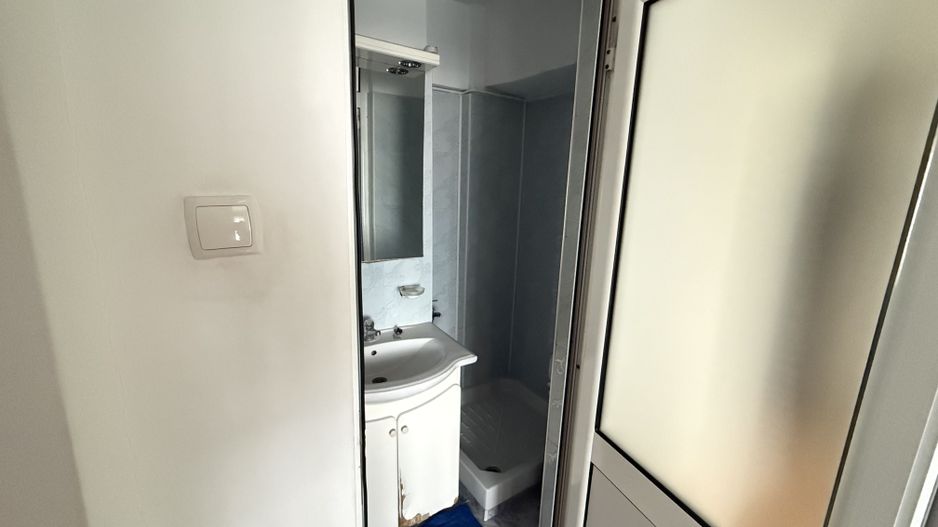 Ap 4 camere 90 mp+boxa+1 camera pe hol ultracentral b-dul Carol 1 - Poză 21