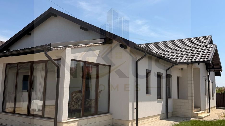 Casă pe parter în Vânători, Vrancea – proprietate de lux, 865 mp teren - Poză 1