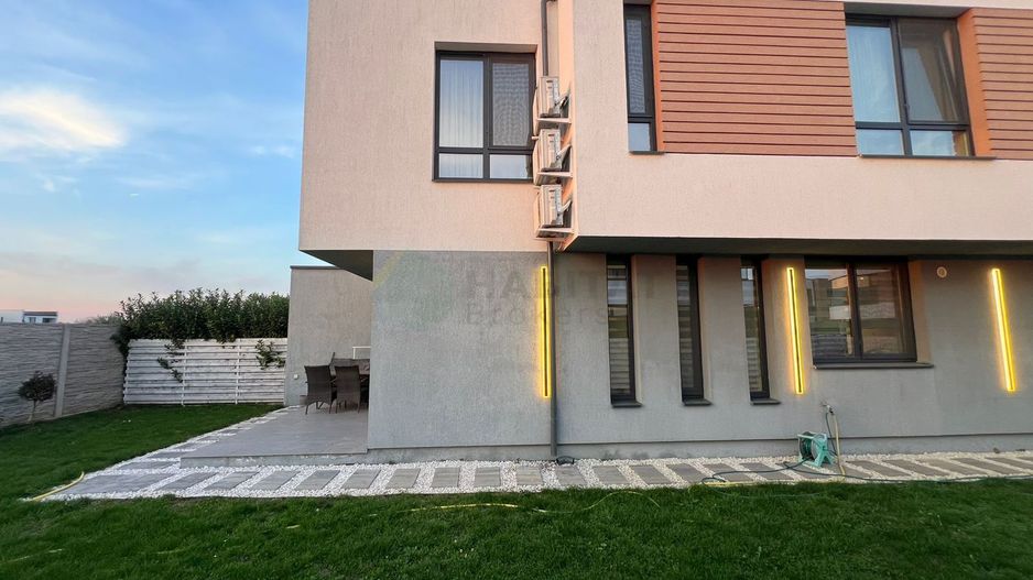 The Class Villas 1 – Vilă modernă de închiriat în Tunari - Poză 21