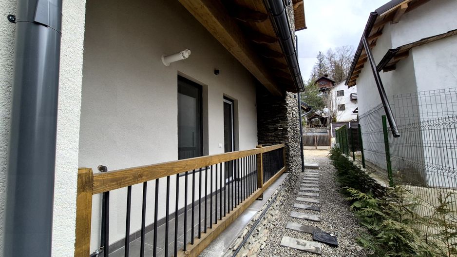 Apartament cu 2 camere 48,90 mp + 21,90 mp terasele + loc de parcare - Busteni - Poză 10