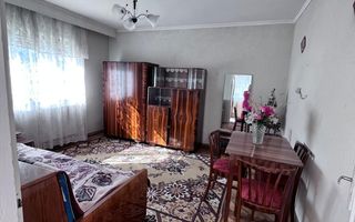Casa de vanzare cu 3 camere, zona Schit - Poză 3