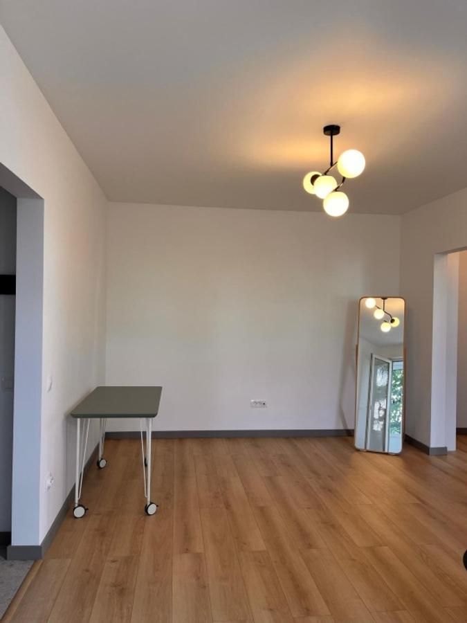 Apartament cu doua camere semidecomandat, piata Domenii - Poză 2