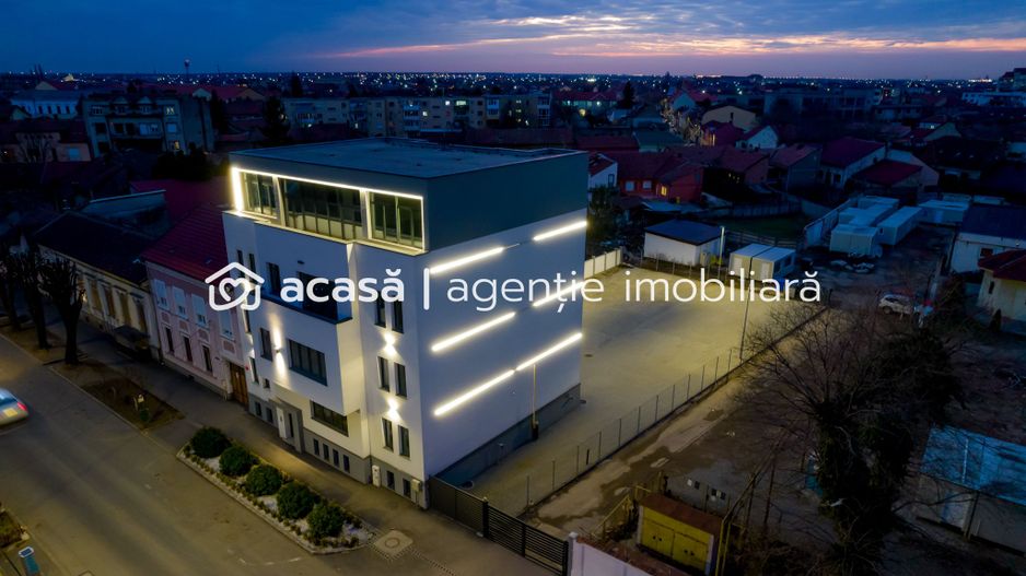 Clădire în zonă ultracentrală a Aradului - Poză 3