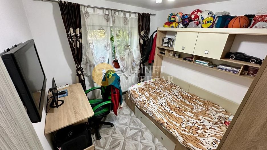 Apartament cu 4 Camere Decomandat - Parter Inalt - Zona Nicolina-Frumoasa - Poză 6