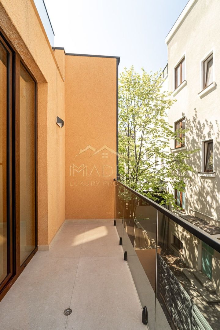 Vila Unica Noua cu 8 camere *300mp* /fotovoltaice si pompa cladura// Dorobanti - Poză 35