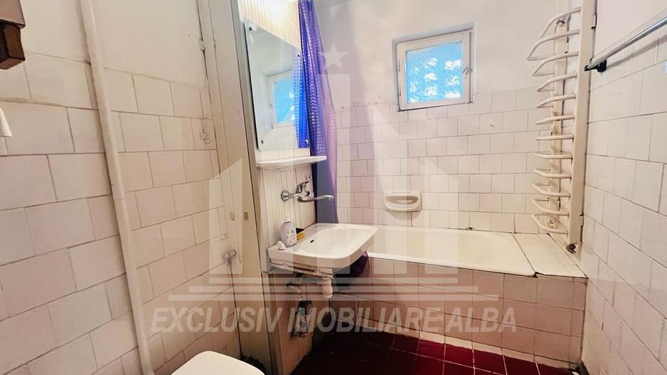 Apartament cu 3 camere decomandate, Cetate - Poză 6