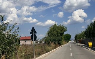 Teren intravilan de vânzare în Hărman, Brașov cu utilitati - Poză 2