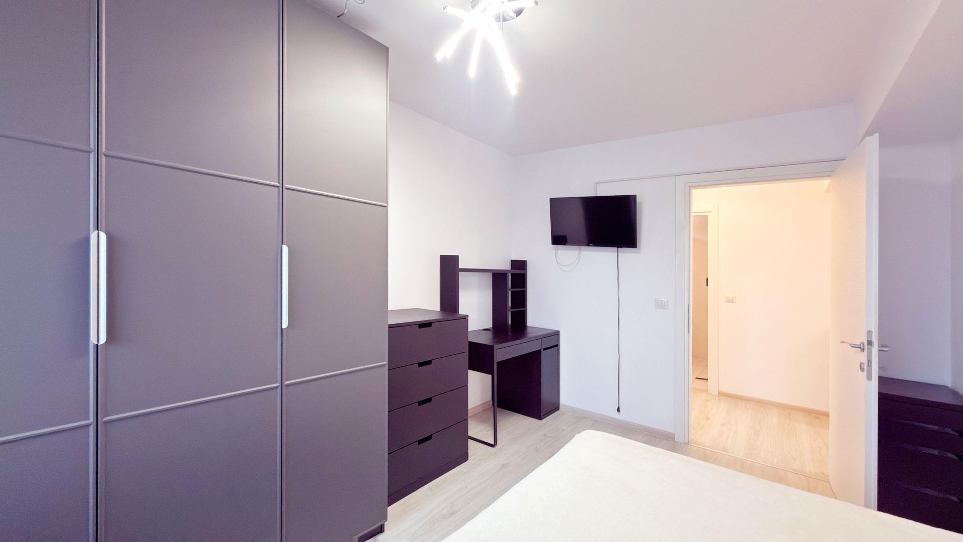 Sector 3 Titan Pallady 3 camere etaj 3 decomandat bucatarie inchisa - Poză 12