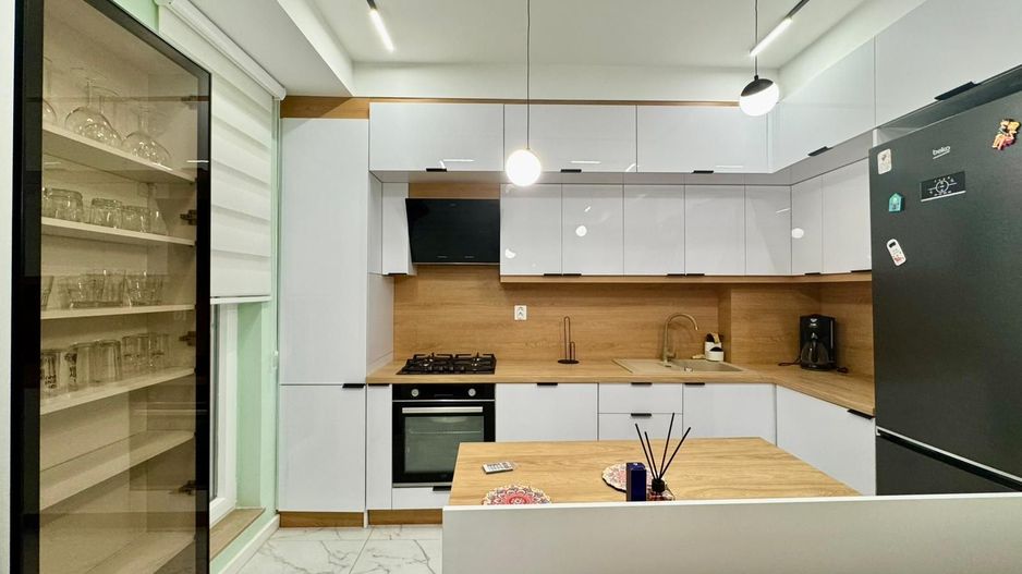 COSMOPOLIS - Apartament cu 3 camere si gradina, mobilat si utilat. - Poză 5