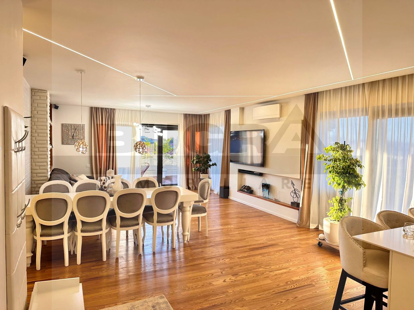 Penthouse 7 camere, 241 mp terasa, VIEW, zona Buna Ziua - Poză 7