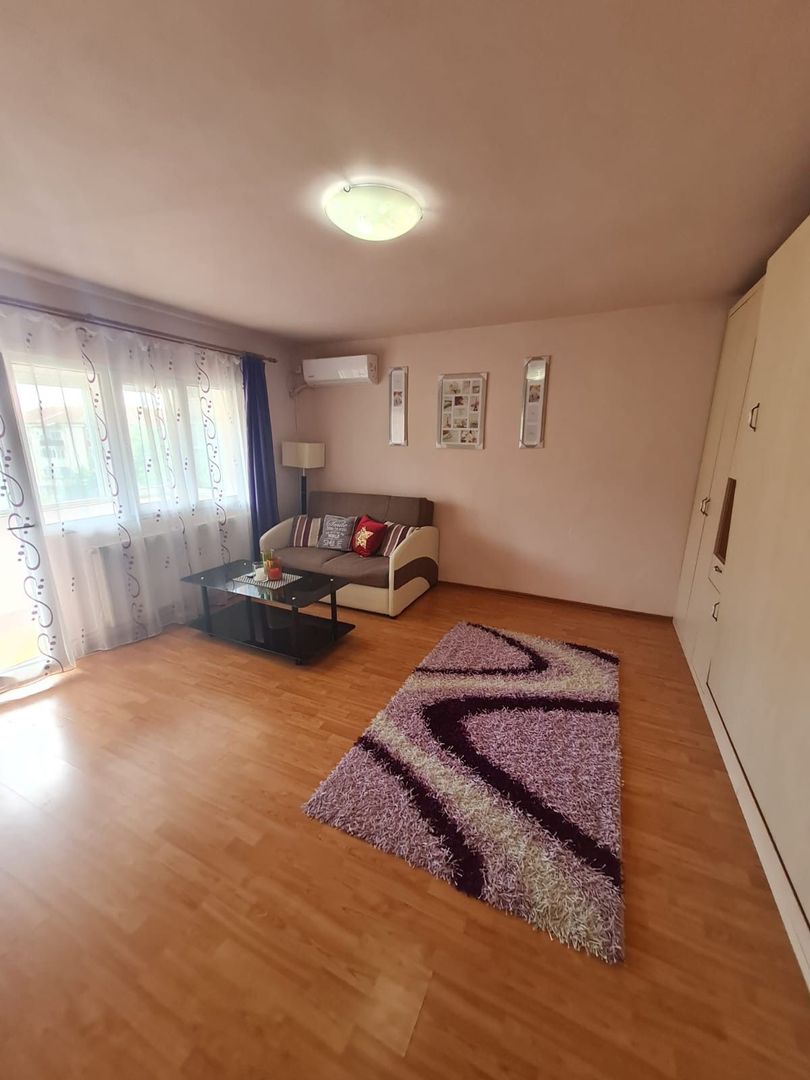 La 10 minute de Piața Unirii - Poză 3