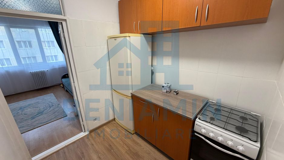 Garsoniera 21mp cartier Tractorul la etajul 2 cu baie si bucatarie - Poză 5