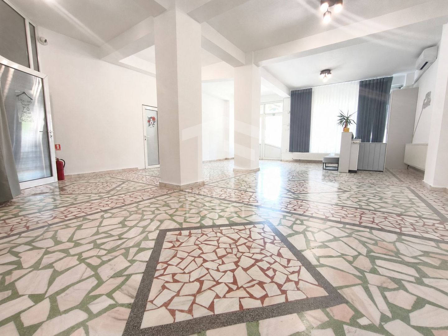 Spatiu Comercial Premium | B-ul Mamaia | Parter | 66 mp - Poză 4