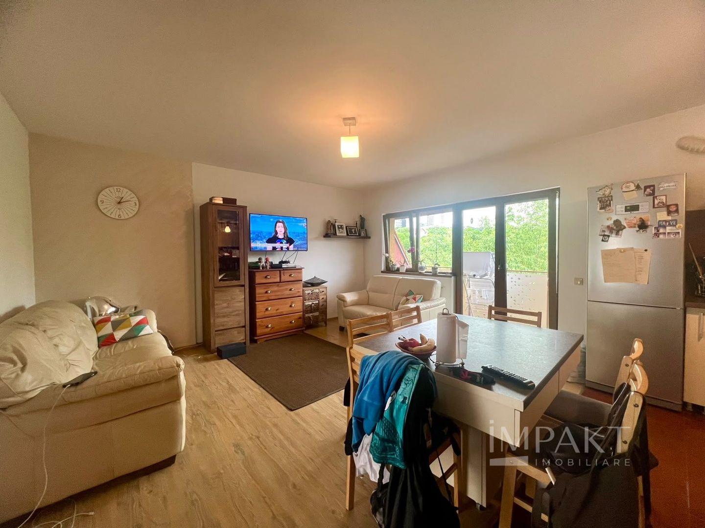 Apartament spatios cu 3 camere pe strada privata - Poză 1