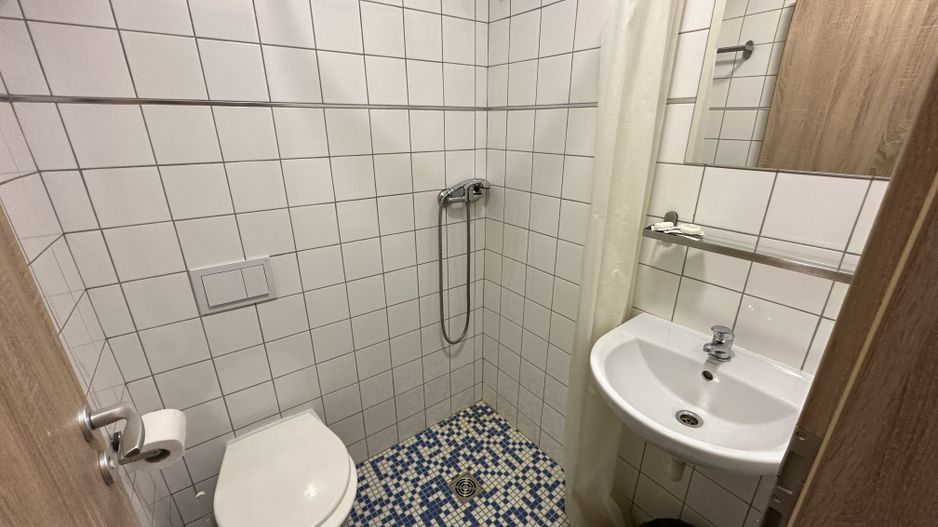 Garsoniera complet mobilata si utilata - Poză 6