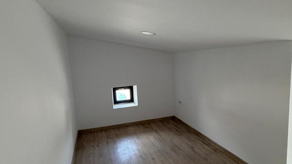 Apartament 3 camere în vilă P+1,  curte Inacului - Poză 3