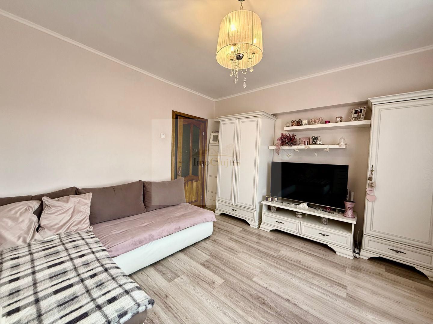 Apartament 2 camere de vânzare – etaj intermediar, garaj – Zona Mărășt - Poză 7