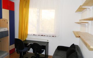 Apartament cu 3 camere mobilate,cartier Tractoru - Poză 3