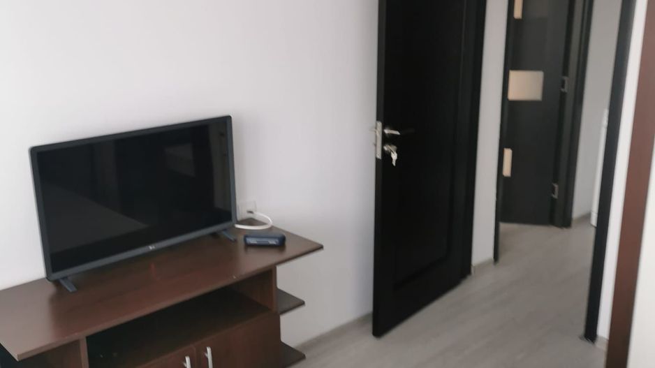 De inchiriat apartament cu 3 camere , Tineretului sector4 - Poză 4