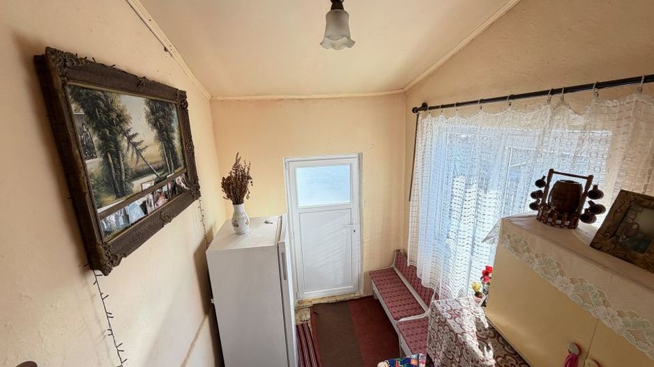 Casa Batraneasca la 8 km de Topoloveni - Poză 14
