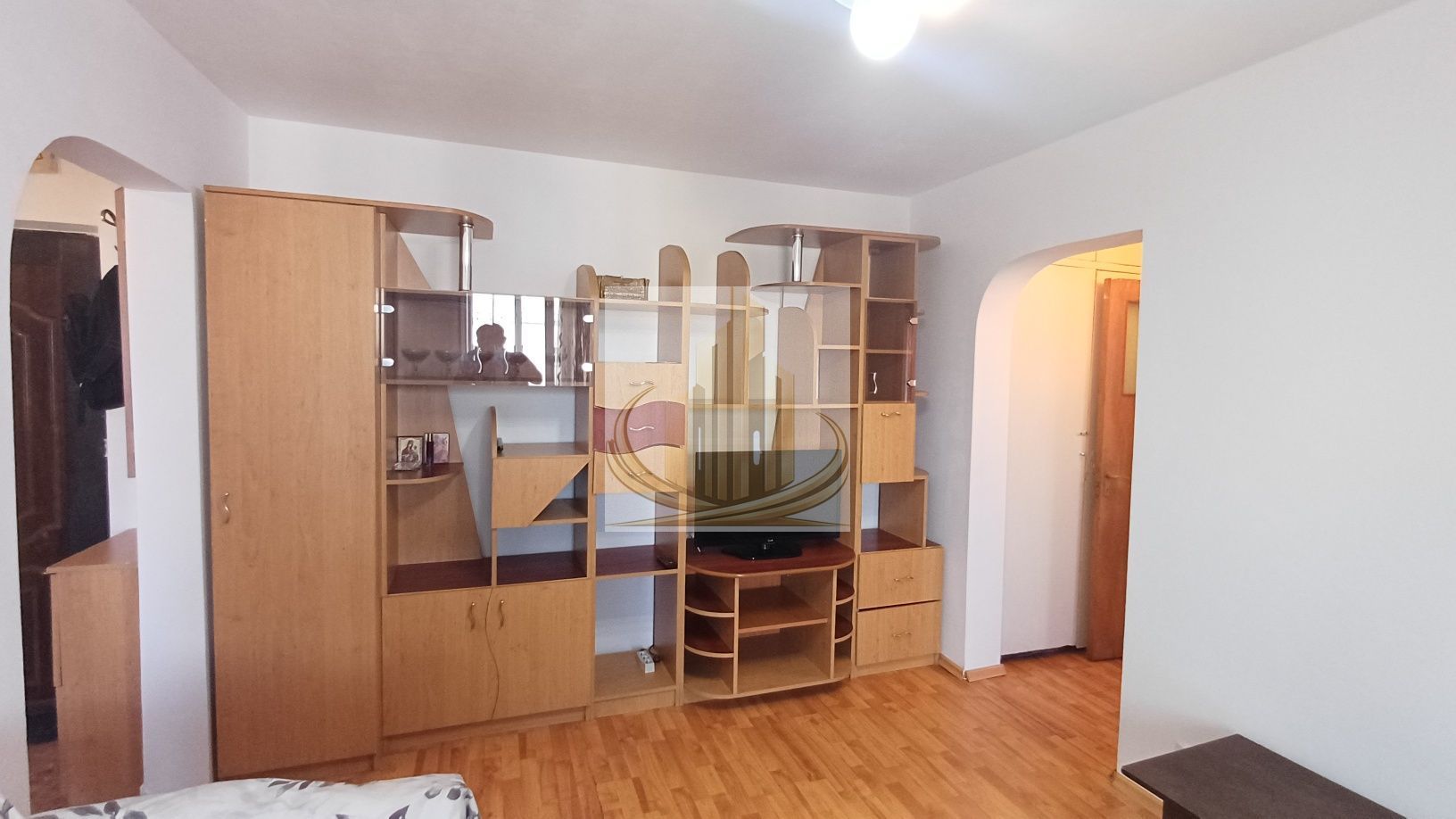 Apartament 2 camere semidecomandat, bloc reabilitat - Poză 3