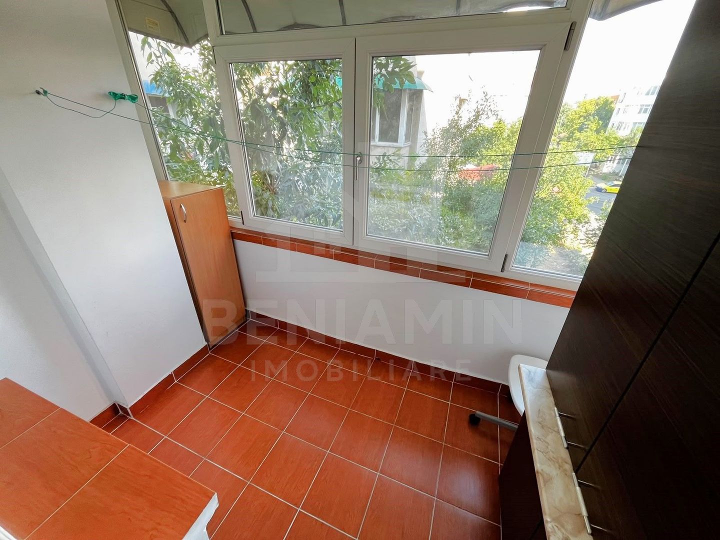 2Camere-Decomandat-Etaj 2-AC-Mobilat-Utilat-Modern-Zona Intim-Lapus - Poză 6