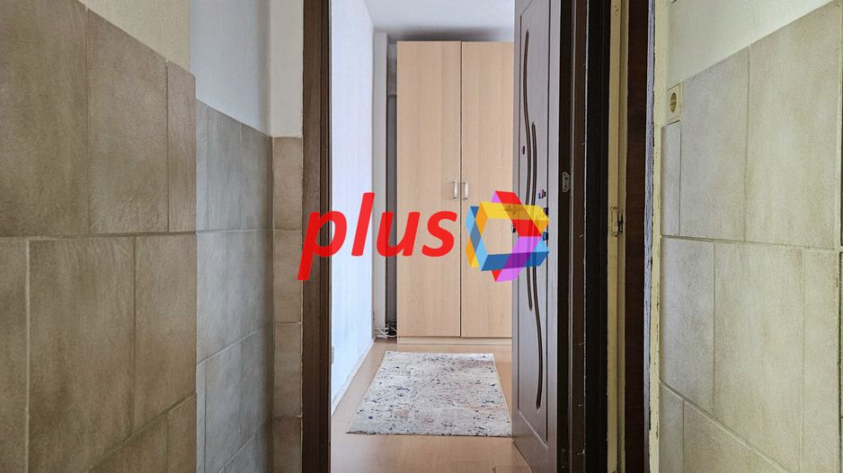 Apartament cu trei camere, zona Racadau 70 mp - Poză 3