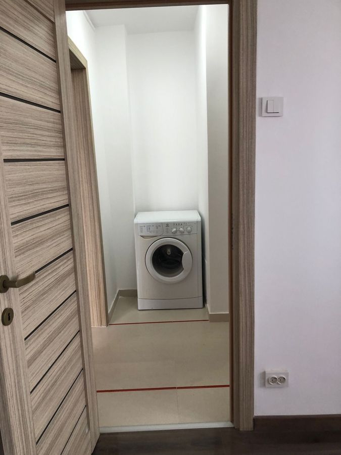 Vanzare Apartament 2 Camere Renovat Modern Vitan/Olimpia/Auchan Cu Etaj Tehnic - Poză 1